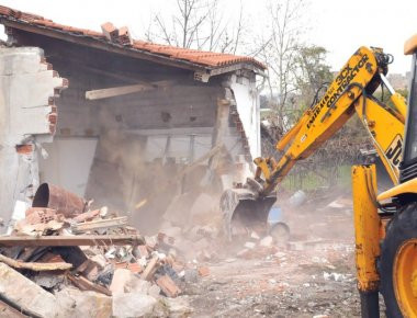 Αφαίρεση της ελληνικής υπηκοότητας από Αλβανούς «ομογενείς» που κατεδαφίζουν σπίτια Ελλήνων στην Β. Ήπειρο - Ποιοι είναι